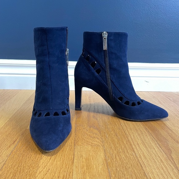 Aquatalia suede ankle boots size6.5 - Picture 1 of 7